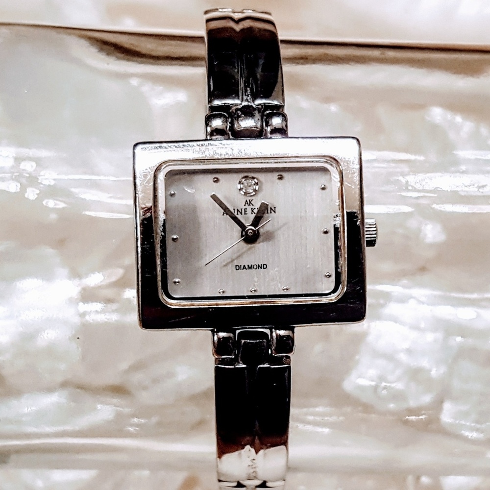 Modern lines Anne Klein Watch 💕 - Picture 4 of 8